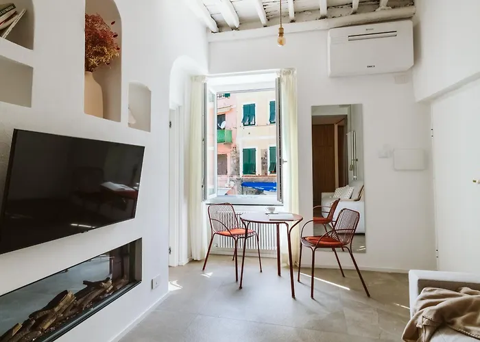 Scarlet Apartman Vernazza