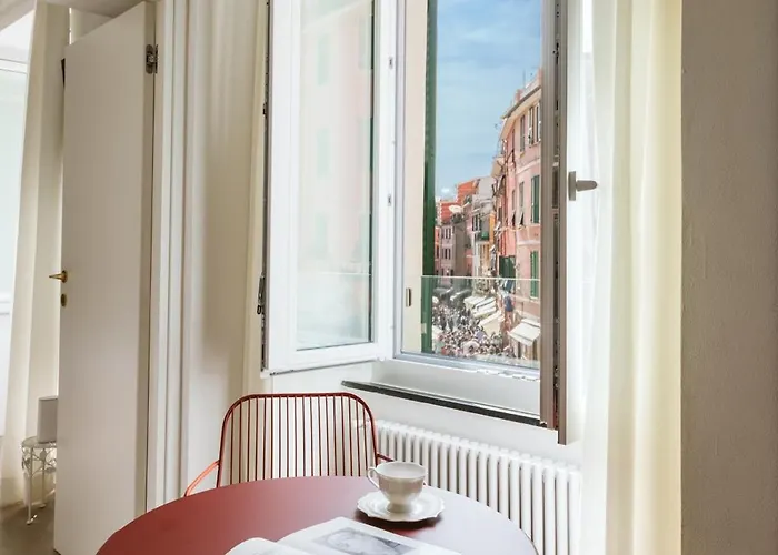 Scarlet * Vernazza